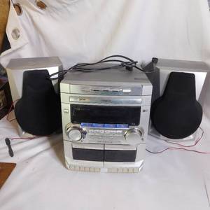 lot 5096 image: Phillips 3CD Player &  Speakers