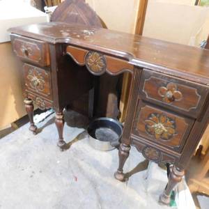lot 5100 image: Antique Vanity & Mirror