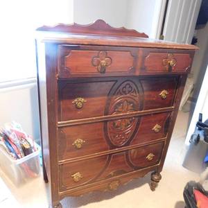 lot 5092 image: Antique Chest Of Drawers.