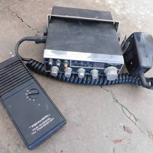 lot 5247 image: Realistic CB &  Transceiver