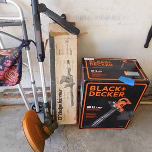 lot 5149 image: Black & Decker 12amp BlowerVacMulcher
