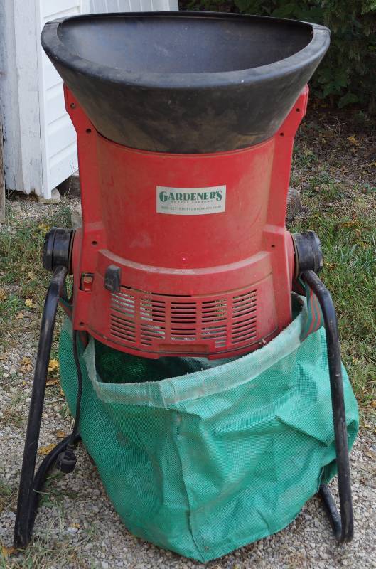lot 6131 image: Gardeners Leaf-Eater - WORKS w bagger - M# LE900C