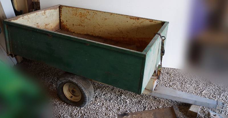 lot 6132 image: Yard and Garden Trailer - 5 x 3 - Tilts - Has Removable Gate