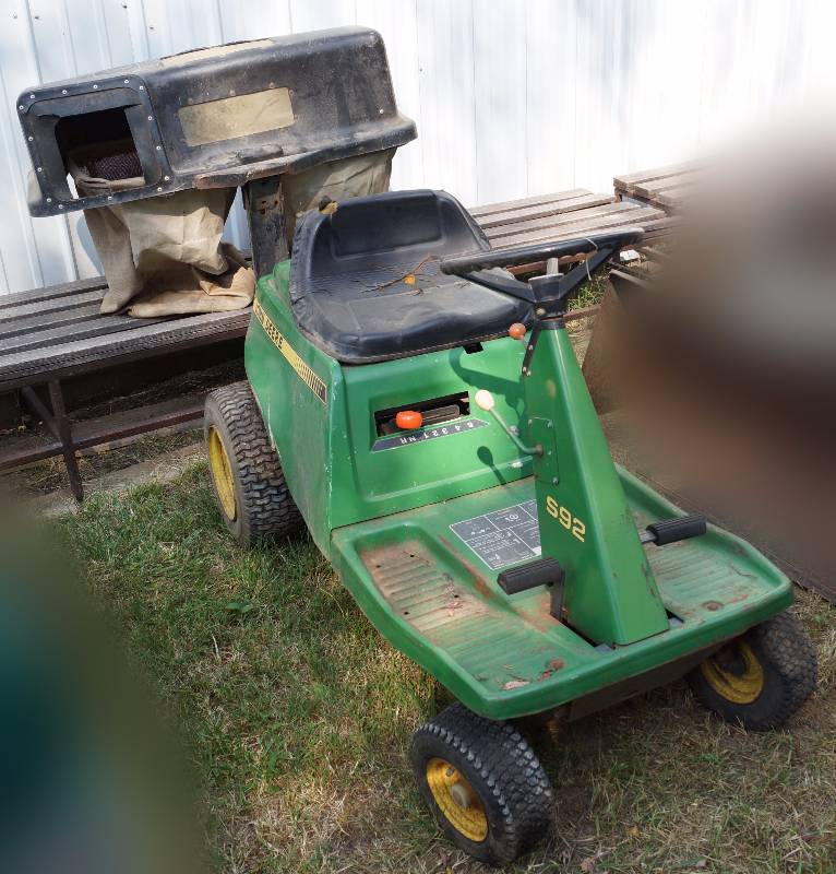 lot 6137 image: Riding Lawnmower - John Deere - S92 - 12 HP - w bagger - Ran Several Years Ago - Briggs & Stratton Motor M# 284707 - SEE Video - Needs Battery