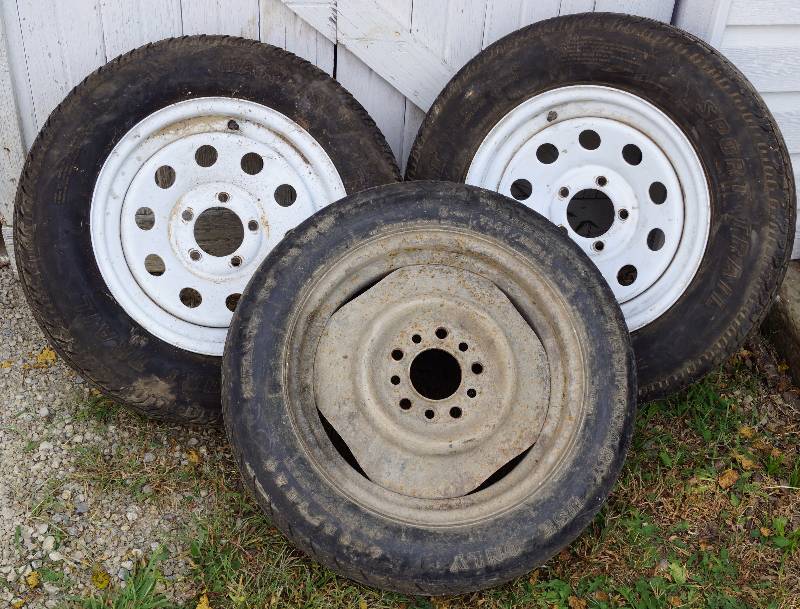 lot 6143 image: Lot of 3 - Trailer Tires and Rims - See photos for details
