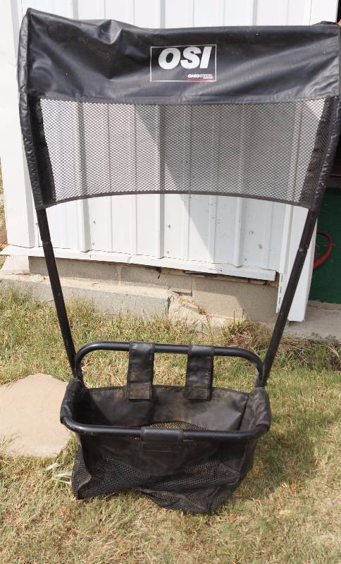 lot 6033 image: Lawn Tractor Sun Visor  Shade - see photo for measurements and connections