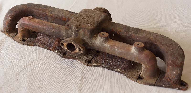 lot 6049 image: Vintage Allis Chalmers Tractor Manifold - M# 153824 - See photos for details