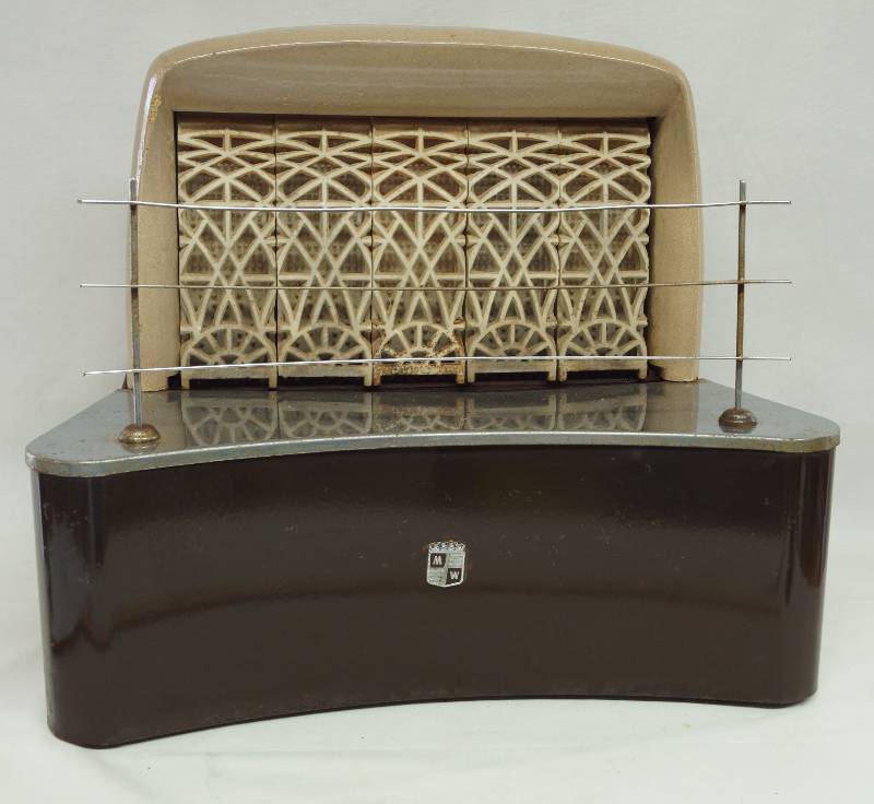 lot 5002 image: Antique Gas Ceramic Heating Stove - Very Nice Condition Montgomery Ward - M# 05T7924A - 25,000BTU - Ceramic pieces are in very good shape - see photos