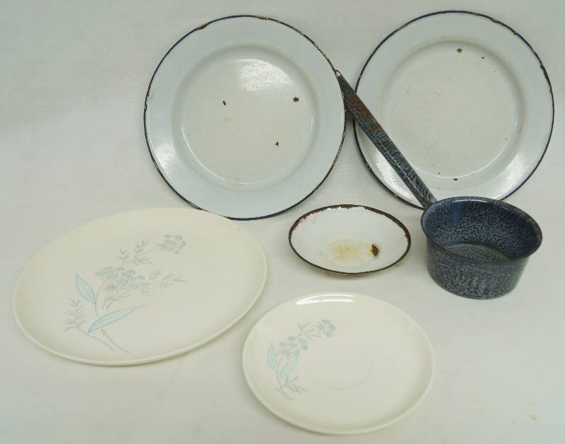 lot 5013 image: Lot of Sweden Metal dishes, pot and two Royal Stetson ceramic plates - very collectible pieces of farmhouse dcor