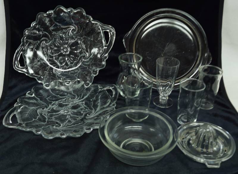 lot 5014 image: Lot of Glassware - Juicer, bowl, small serving dishes and more See photo
