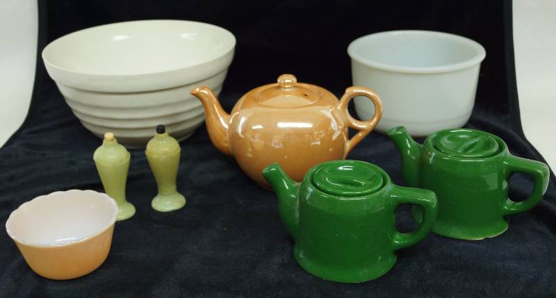 lot 5015 image: Lot of Old Glassware and Salt  Pepper Shaker set - Tea Pot, Creamer Pots and neat Pyrex-Type Bowl with straight sides FIRE KING and more