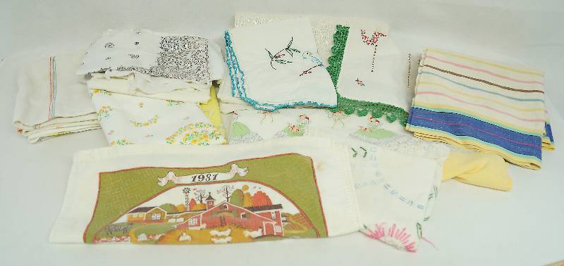 lot 5017 image: Lot of vintage linens and material - see photos for pieces and condition, needle work and crochet on some pieces NICE