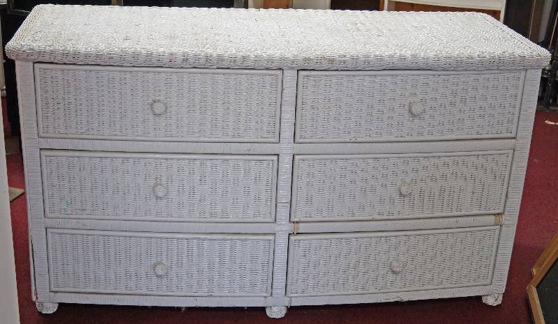 lot 6060 image: Dresser - White Wicker - 6 drawers - very nice See some wear on the wicker in photos. Drawers operate great Overall nice piece of furniture.