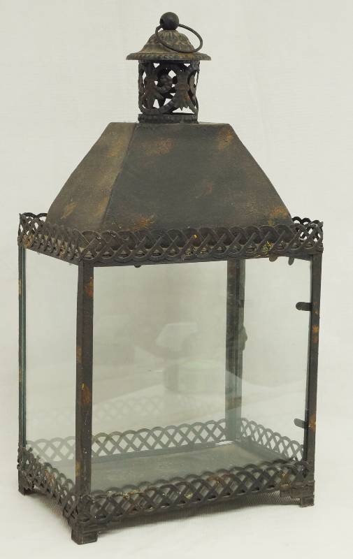 lot 6069 image: Lantern-Style Display Box - Really neat home decor Great Condition - see photo for details and sizes - NICE