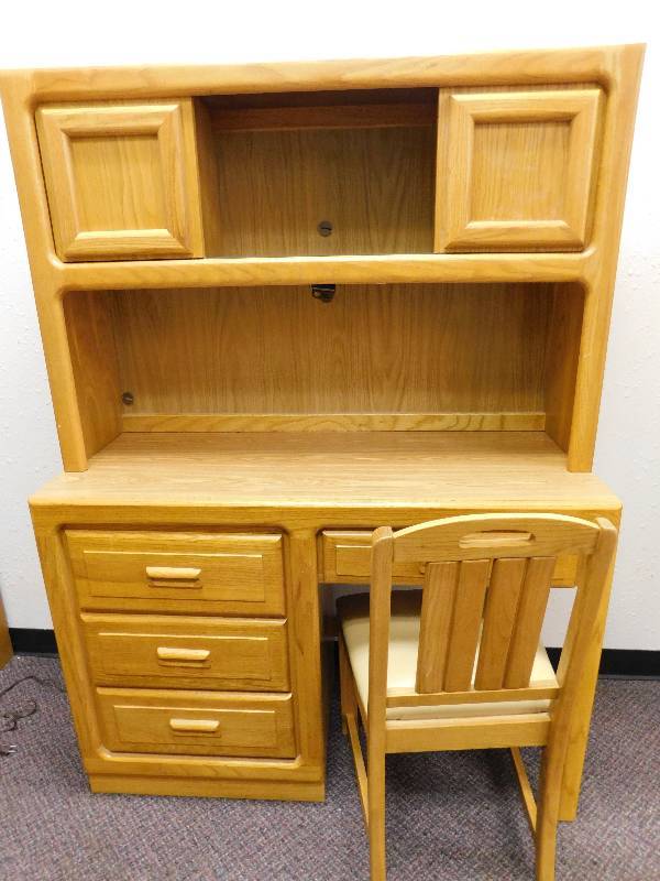 lot 9009 image: 60 T, 44 W, 18 D.  Stanley Hardwood - Four Drawer Childs Student Desk w Matching Chair.
