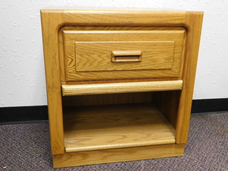 lot 9011 image: 24 T, 22 W, 16 D. Stanley Hardwood - Single Drawer Nightstand Table.