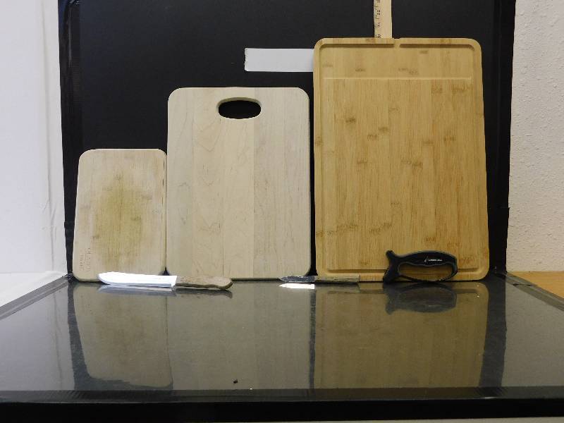 lot 9069 image: 3 Assorted Sized Hardwood Cutting Boards from 12 to 20  Knives  Sharpener.