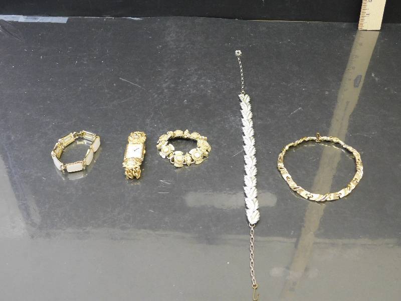 lot 9111 image: Misc Pile of 5 Gold  Silver Costume Jewelry.