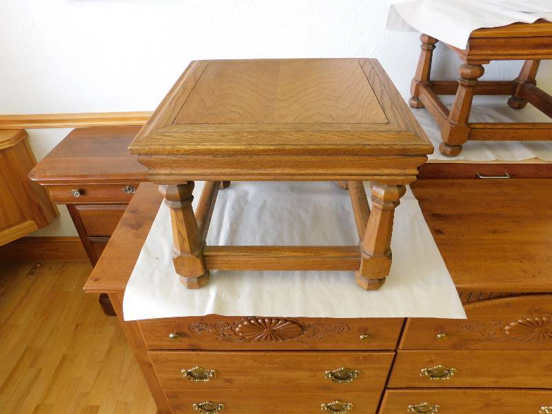 lot 9153 image: 15 T, 20 x 20 Edge to Edge.  Genuine Hardwood End Table.