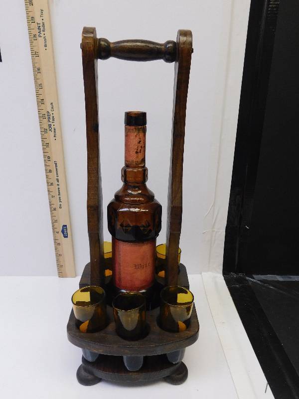 lot 9155 image: Antique Portable Barmaids Wine Tray and Rack.