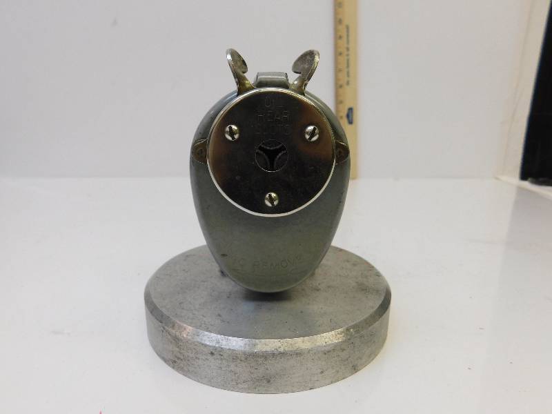 lot 9171 image: Antinque Stand Alone Boston Draftsman Pencil Sharpener.