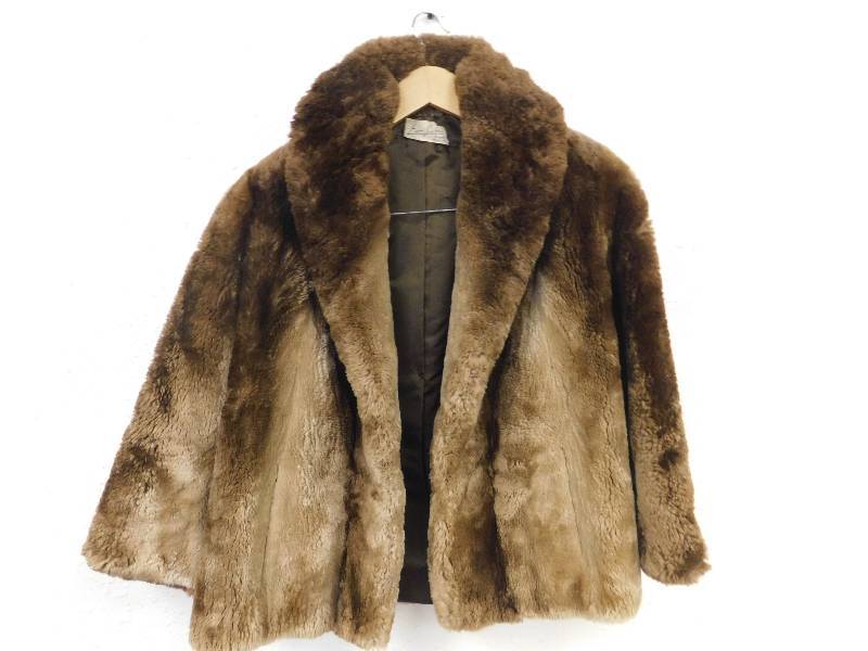 lot 9186 image: Genuine Antique Fur Salon Macys Kansas City Branch Coat.