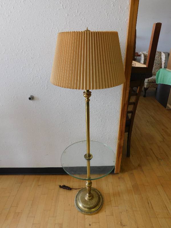 lot 9192 image: 58 Tall Floor Lamp w Shade, 17 Round Glass. Works.