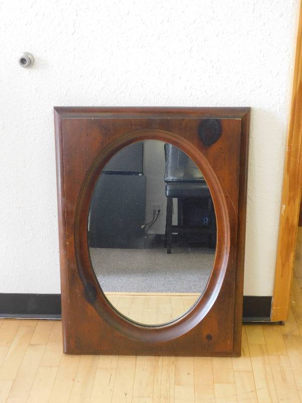 lot 9202 image: 32 T, 23 W, 2 D. Antique Oval Wall Mirror