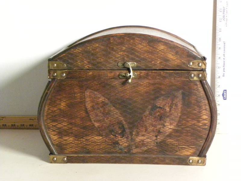 lot 6183 image: 12 x 16 x 11 Thin Wood and Metallic Basket. Burned Leaf Pattern.