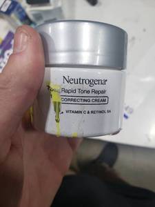 lot 2449 image: Neutrogena Rapid Tone Repair