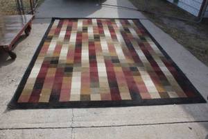 lot 2452 image: Large Area Rug