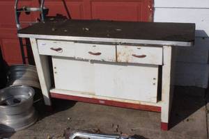 lot 2461 image: Vintage Shure Workbench
