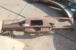 lot 2473 image: 1941-1948 Chevrolet Car Dash