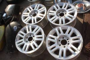 lot 2476 image: Ford F150 Factory Alloy Wheels
