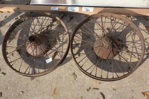 lot 2477 image: Antique 1920s 1930s Wire Wheels