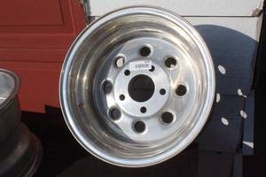 lot 2479 image: Weld Draglite Style Aluminum Wheel