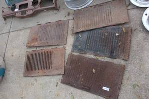 lot 2486 image: Lot of 5 Antique 1920s Car Hood Sides