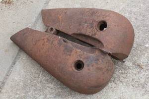 lot 2487 image: Harley Davidson Fuel Tank