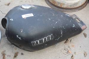 lot 2492 image: Vintage Yamaha Motorcycle Fuel Tank