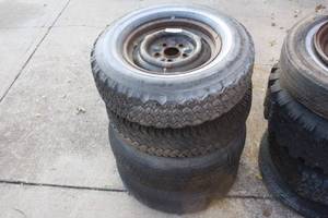 lot 2503 image: Lot of 4 Ford 14 Wheels #1