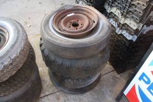 lot 2504 image: Lot of 4 Ford 14 Wheels #2