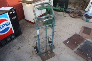 lot 2505 image: Craftsman Hand Truck Dolly