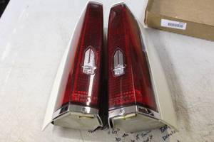 lot 2512 image: 1988 Cadillac Tail Lights