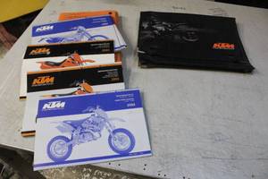 lot 2513 image: KTM Owner and Parts Manual Lot