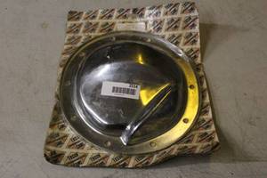 lot 2514 image: NOS Erson 10 Bolt Chevrolet Rear End Cover