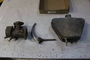 lot 2524 image: Antique Schebler Carburetor & Fuel Tank