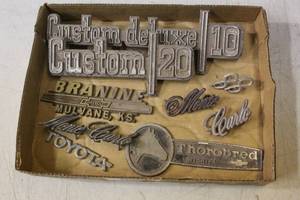 lot 2527 image: Vintage Emblem Lot Chevrolet Toyota Olds