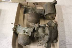 lot 2559 image: Antique Carburetor Lot