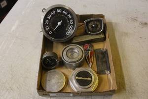 lot 2564 image: Antique Car Parts Lot
