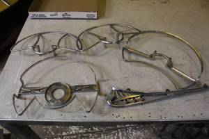 lot 2566 image: Antique Car Parts Lot Horn Ring Hood Ornament